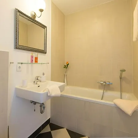 Charming With Patio Apartment